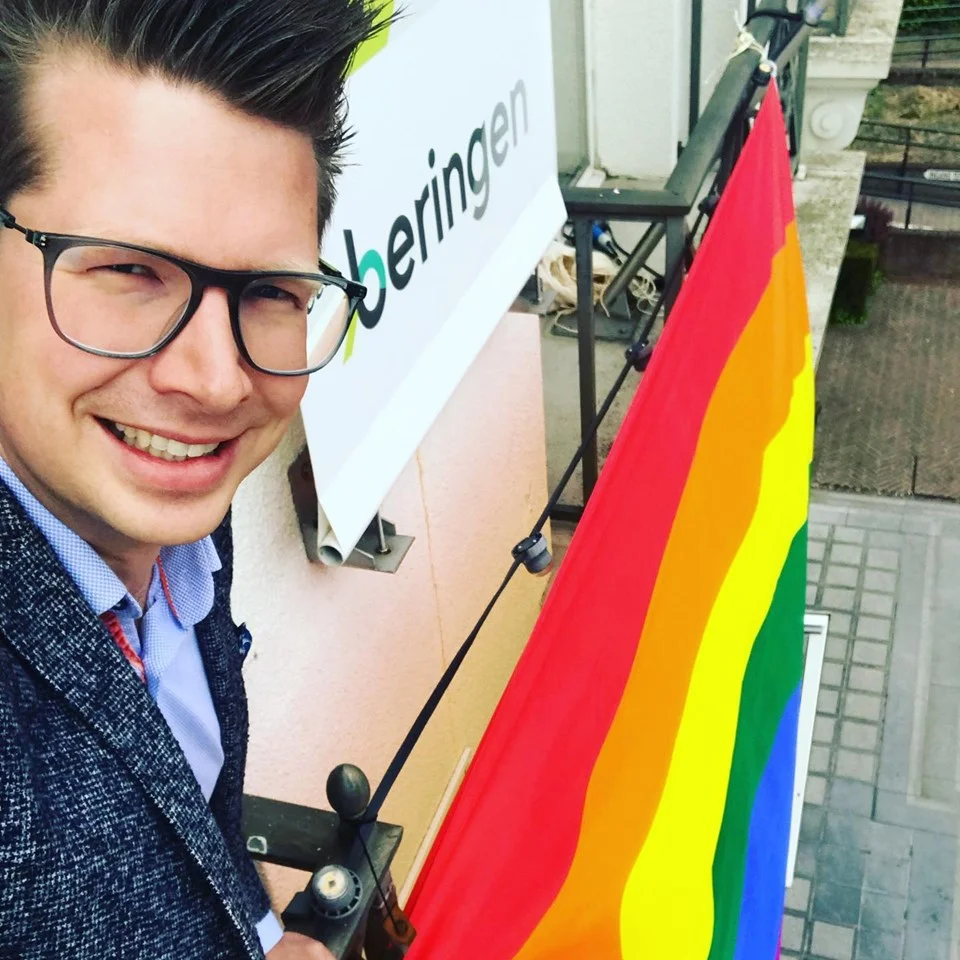 Beringen kiest kleur en hangt de Regenboogvlag uit