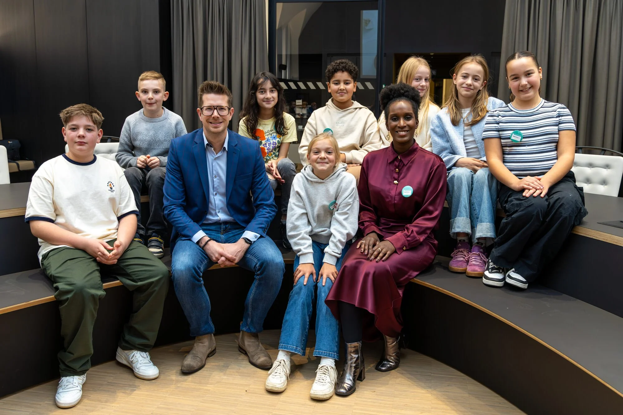 Op de foto met de kersverse kinderburgemeester en -schepenen.